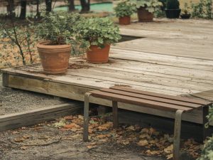 Comment entretenir vos sols extérieurs pour une longévité optimale